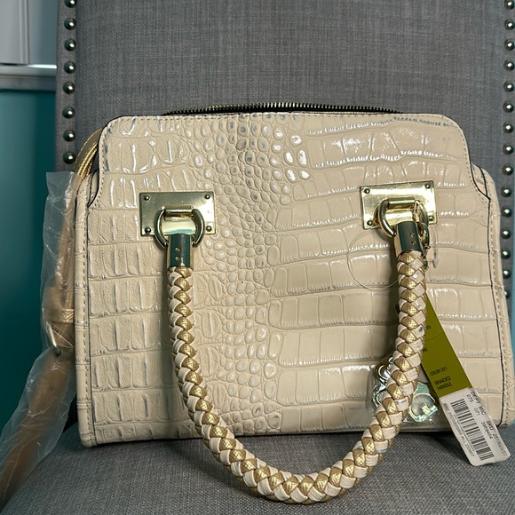 Gianni Bini Handbags - Gorgeous NWT Gianni Bini Crème Croc Embossed Tote Bag- Gold Detailing